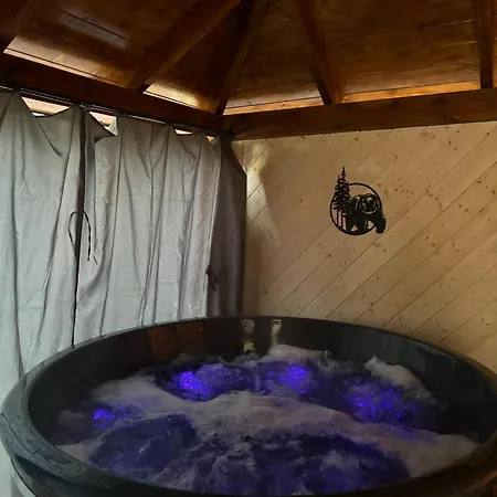U Topora Dakar Z Jacuzzi Alpesi faház Ciche Małe