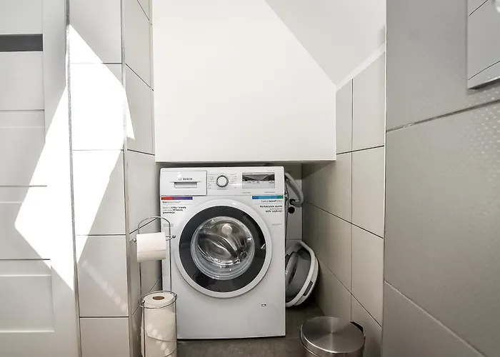 U Topora Dakar Z Jacuzzi